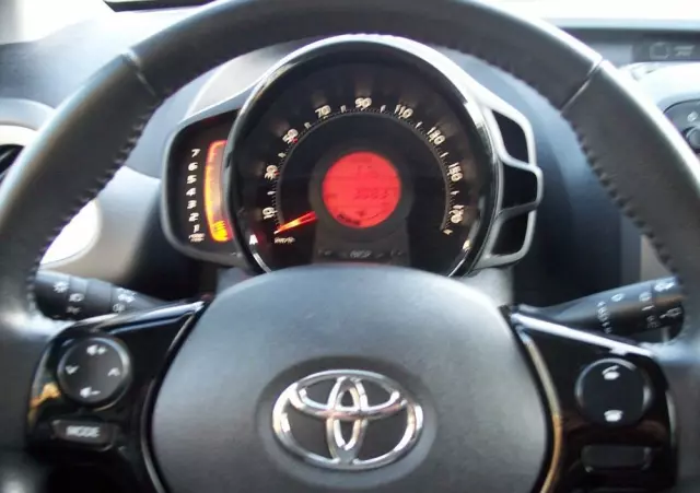 TOYOTA Aygo 1.0 VVT-i Black Edition