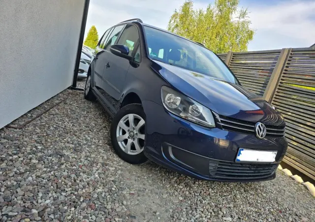 VOLKSWAGEN Touran 