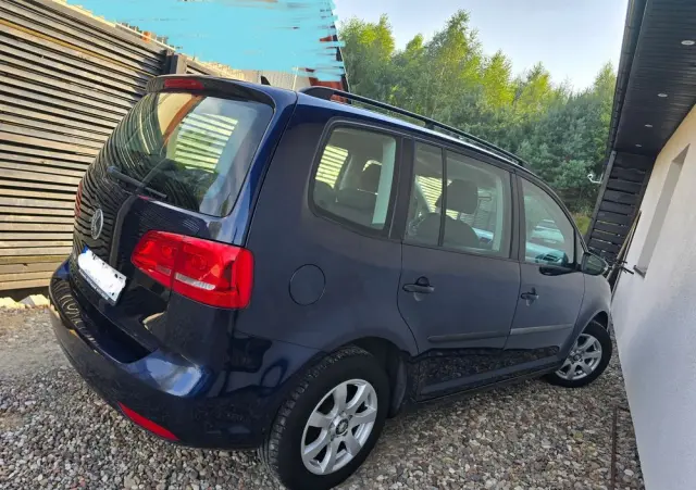 VOLKSWAGEN Touran 