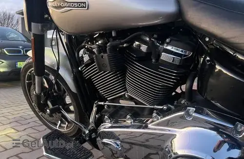 HARLEY-DAVIDSON Sport Glide Softail FLSB 