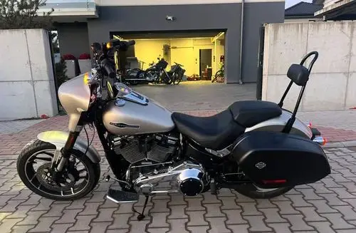 HARLEY-DAVIDSON Sport Glide Softail FLSB 