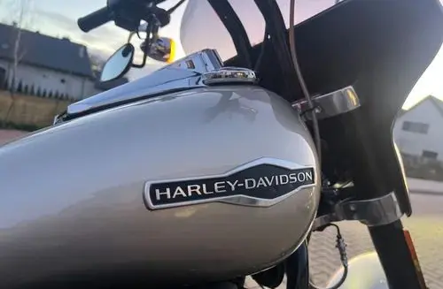 HARLEY-DAVIDSON Sport Glide Softail FLSB 