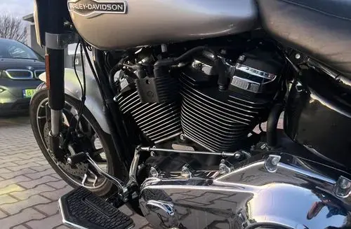 HARLEY-DAVIDSON Sport Glide Softail FLSB 