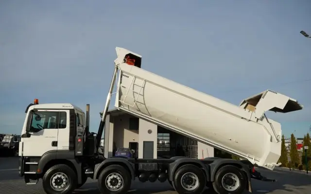 MAN TGS 35.440 / 8X4 / WYWROTKA TYLNOZSYPOWA / HYDROKLAPA / MANUAL  / EURO 5 