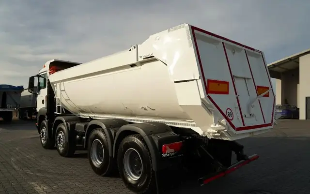 MAN TGS 35.440 / 8X4 / WYWROTKA TYLNOZSYPOWA / HYDROKLAPA / MANUAL  / EURO 5 