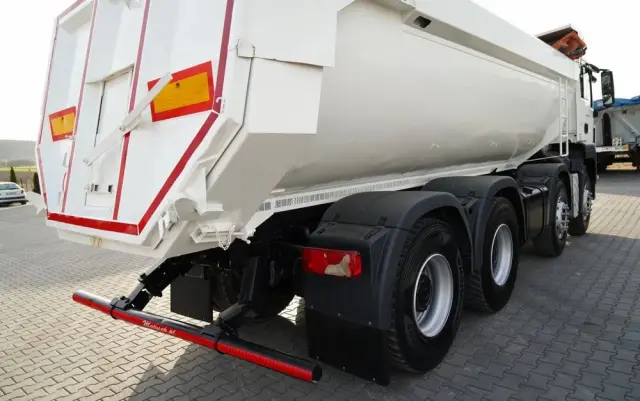 MAN TGS 35.440 / 8X4 / WYWROTKA TYLNOZSYPOWA / HYDROKLAPA / MANUAL  / EURO 5 