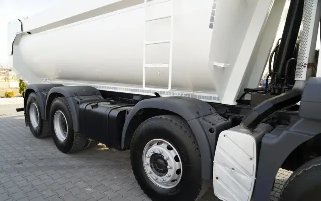 MAN TGS 35.440 / 8X4 / WYWROTKA TYLNOZSYPOWA / HYDROKLAPA / MANUAL  / EURO 5 