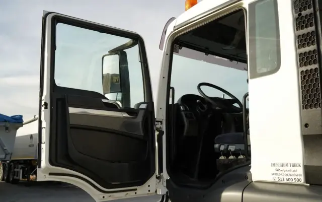 MAN TGS 35.440 / 8X4 / WYWROTKA TYLNOZSYPOWA / HYDROKLAPA / MANUAL  / EURO 5 