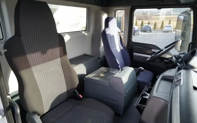 MAN TGS 35.440 / 8X4 / WYWROTKA TYLNOZSYPOWA / HYDROKLAPA / MANUAL  / EURO 5 