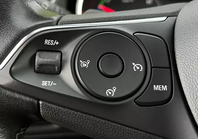 OPEL Grandland X 1.6 T PHEV 4x4 Elegance