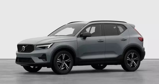 VOLVO XC 40 B3 Plus Dark