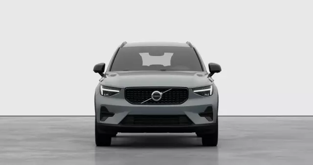 VOLVO XC 40 B3 Plus Dark