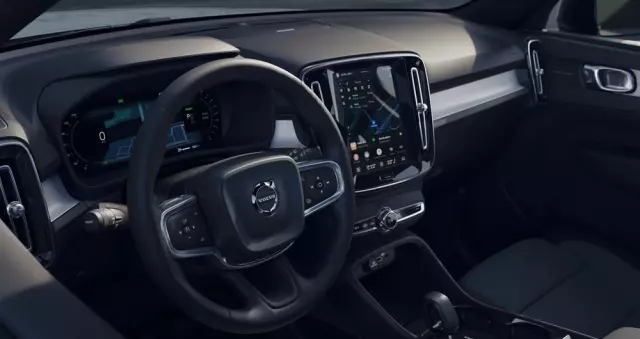 VOLVO XC 40 B3 Plus Dark