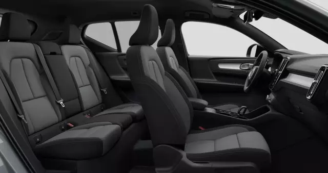 VOLVO XC 40 B3 Plus Dark