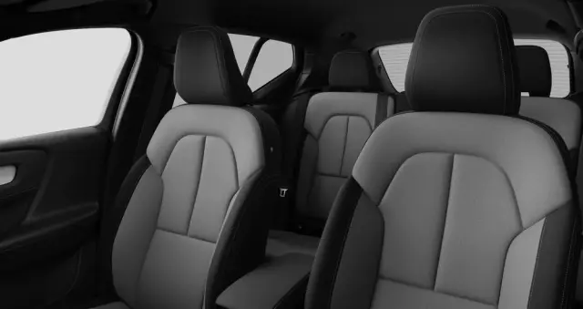 VOLVO XC 40 B3 Plus Dark