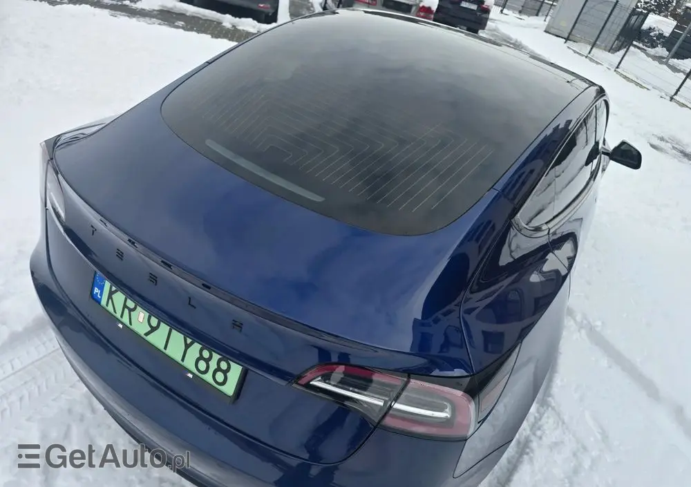 TESLA Model 3 