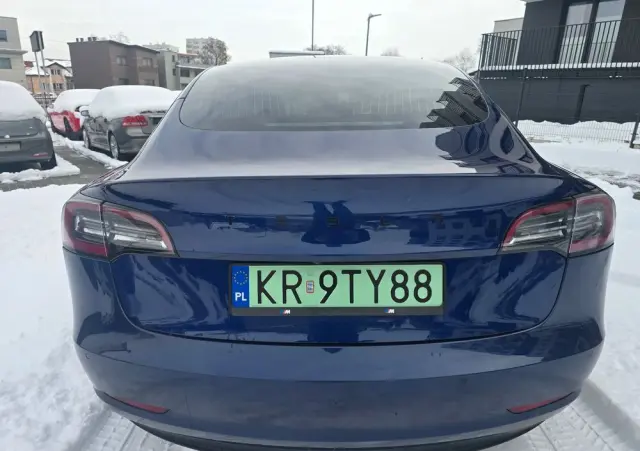TESLA Model 3 