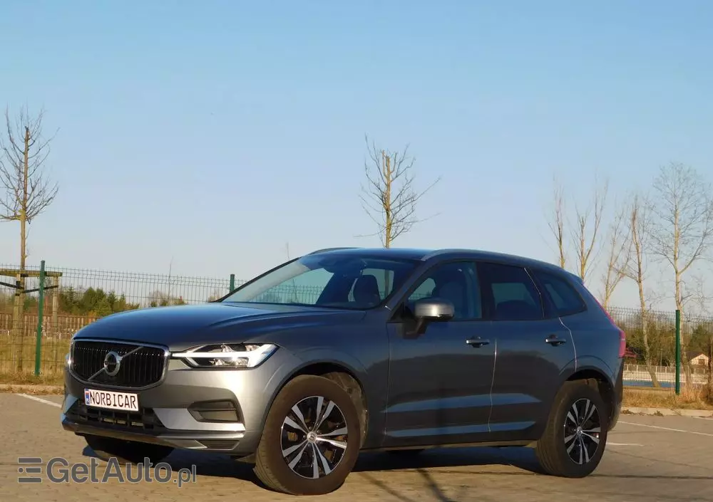 VOLVO XC 60 T5 Momentum