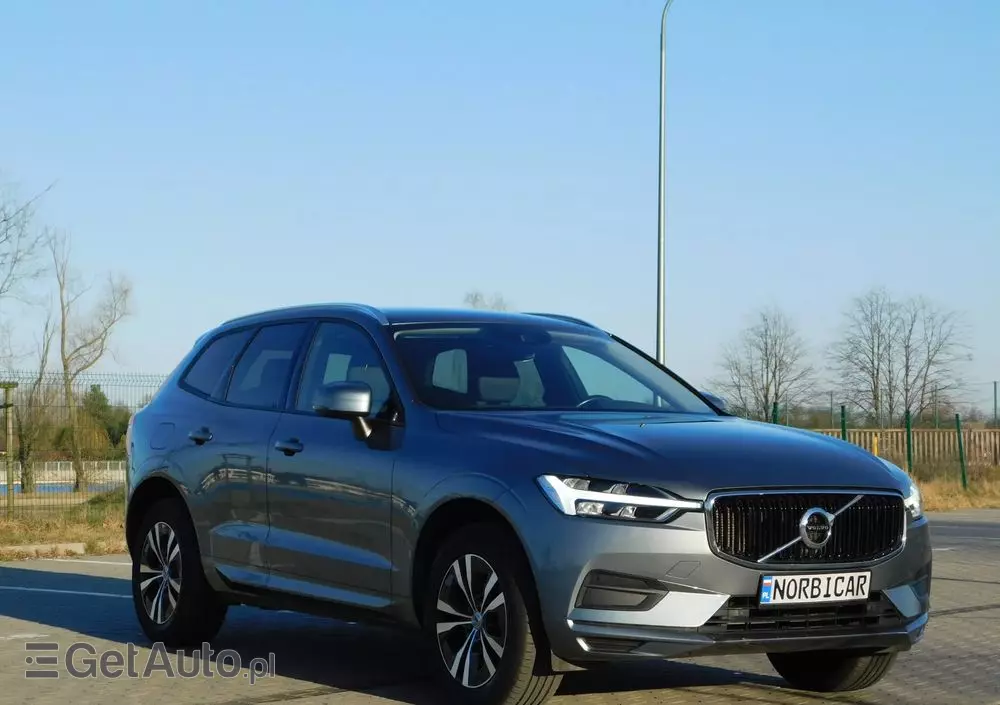 VOLVO XC 60 T5 Momentum