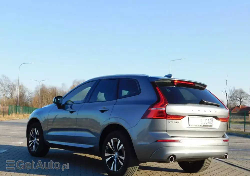 VOLVO XC 60 T5 Momentum