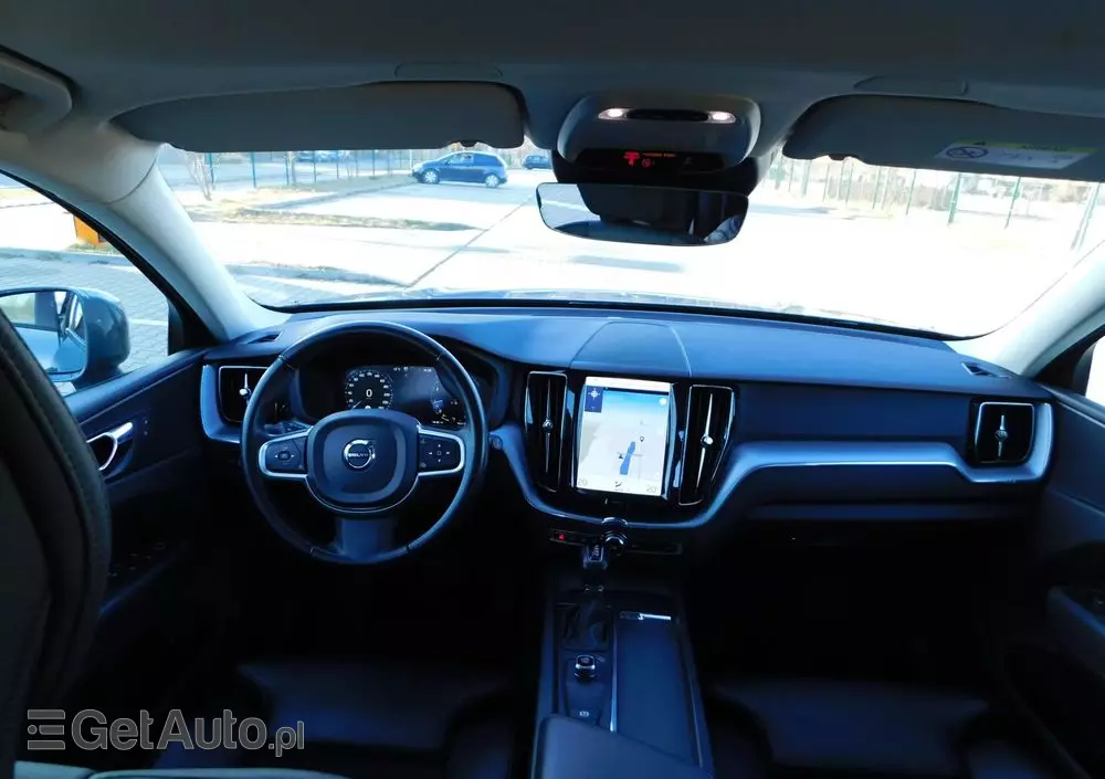 VOLVO XC 60 T5 Momentum