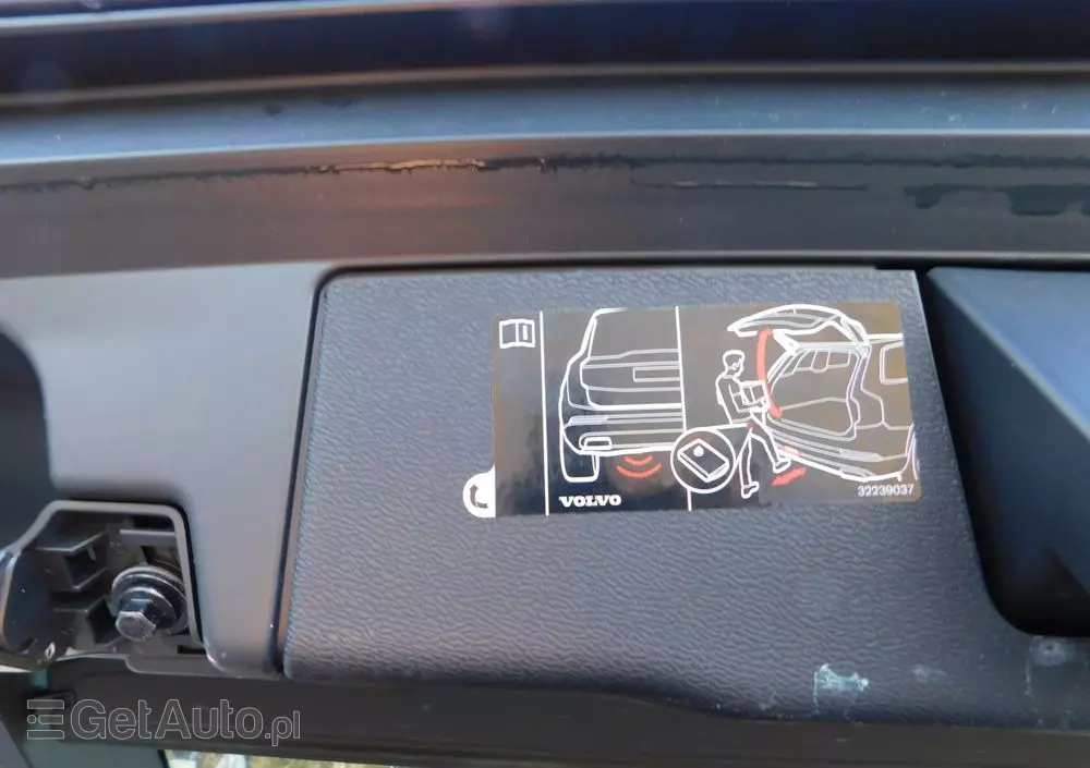 VOLVO XC 60 T5 Momentum