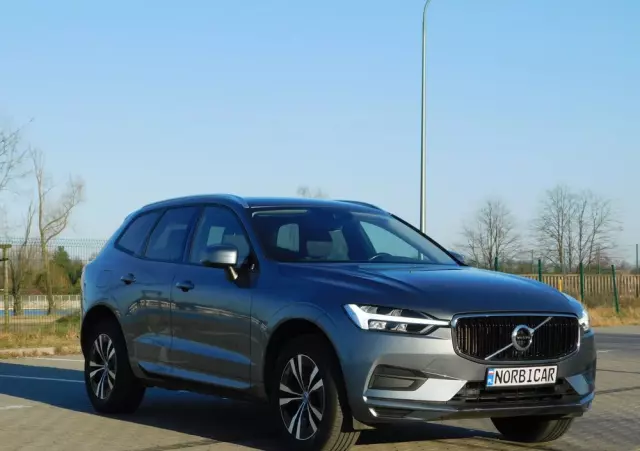 VOLVO XC 60 T5 Momentum