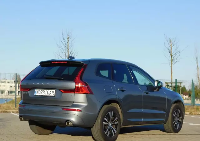 VOLVO XC 60 T5 Momentum