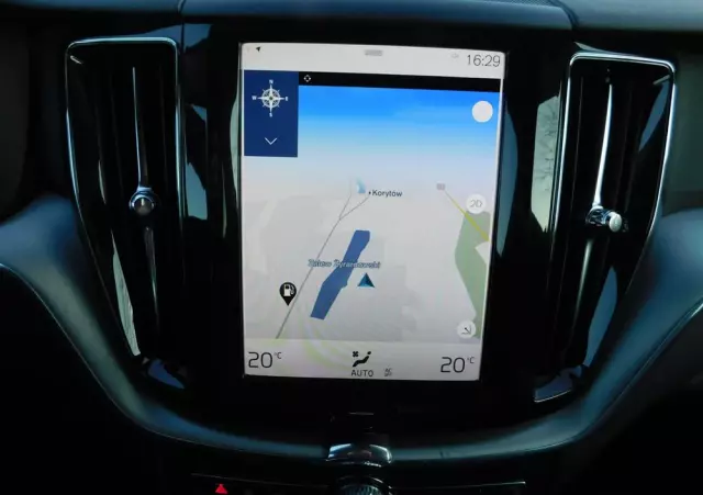 VOLVO XC 60 T5 Momentum