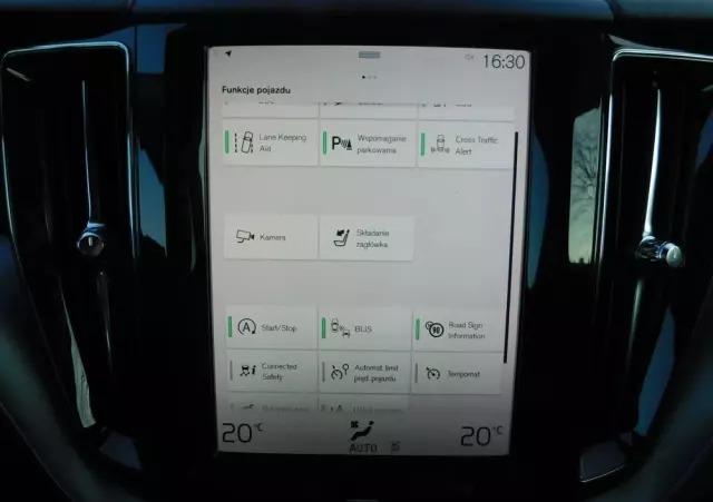 VOLVO XC 60 T5 Momentum