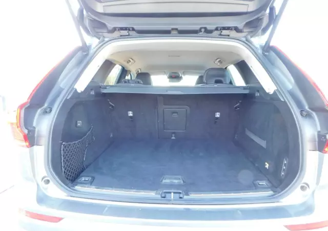 VOLVO XC 60 T5 Momentum