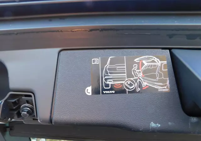 VOLVO XC 60 T5 Momentum