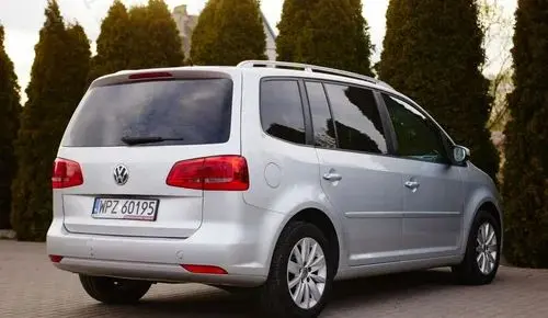 VOLKSWAGEN Touran 