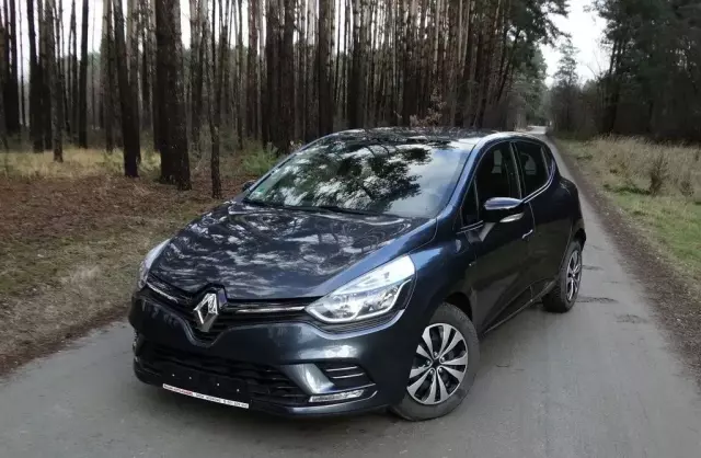 RENAULT Clio 