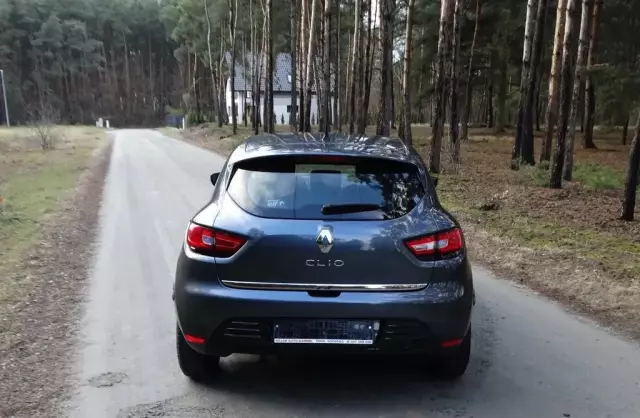 RENAULT Clio 