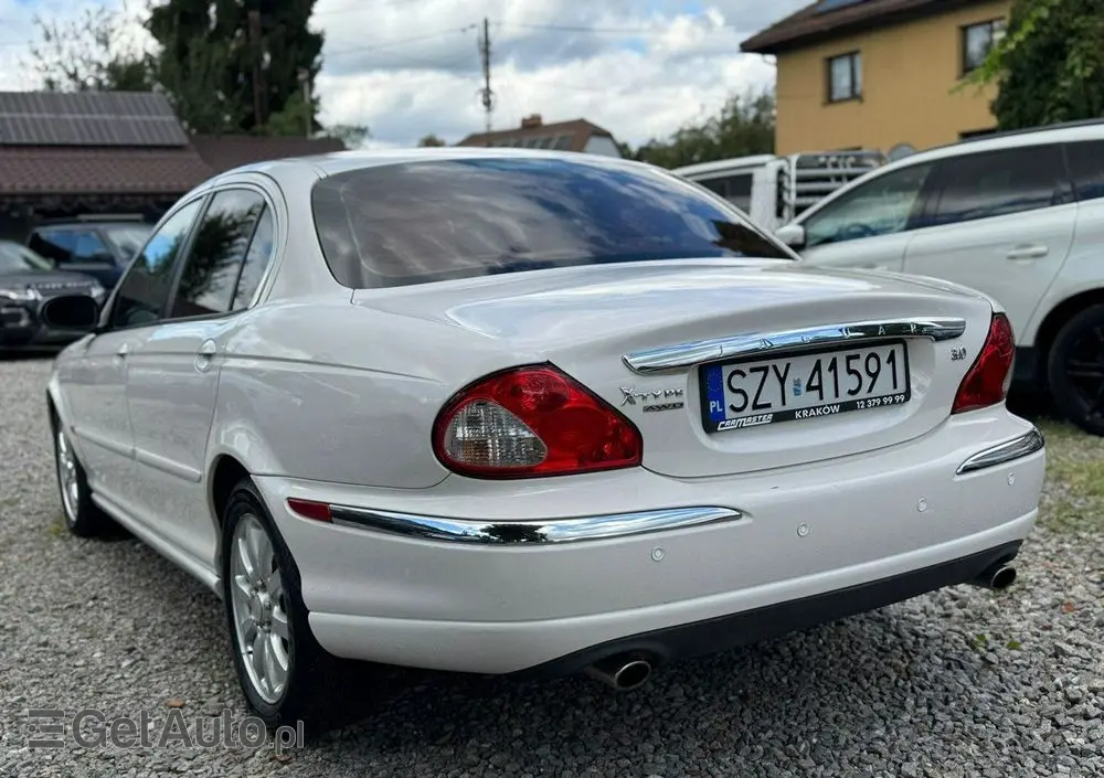 JAGUAR X-Type 