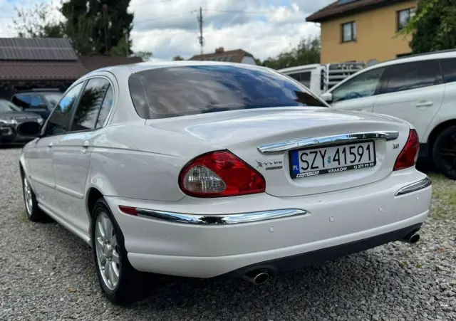 JAGUAR X-Type 