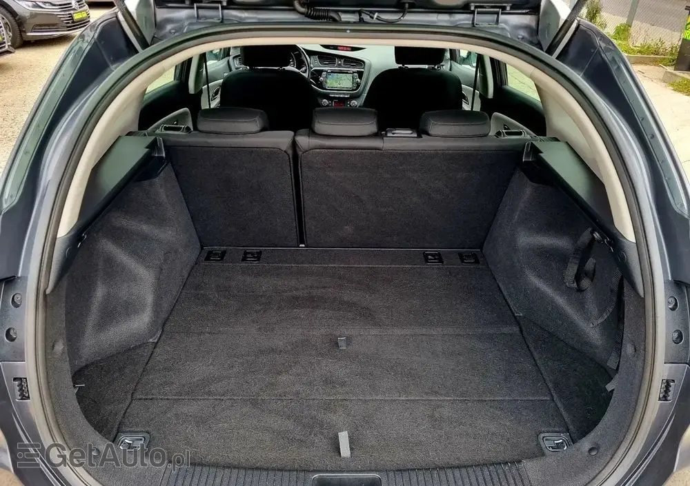 KIA Ceed 1.6 CRDi 128 ISG Dream Team Edition