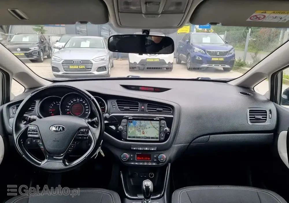 KIA Ceed 1.6 CRDi 128 ISG Dream Team Edition