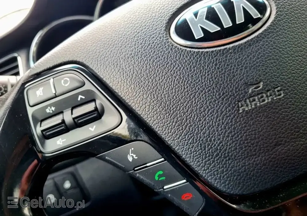 KIA Ceed 1.6 CRDi 128 ISG Dream Team Edition