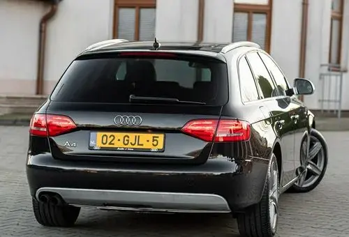 AUDI A4 