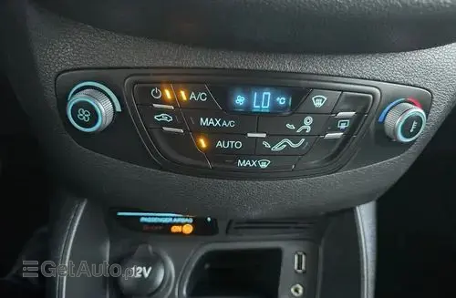 FORD Tourneo Courier 
