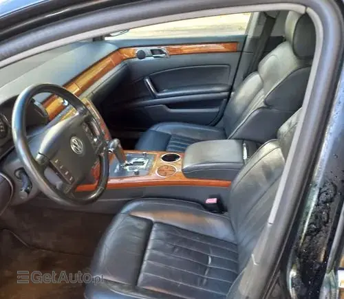 VOLKSWAGEN Phaeton 