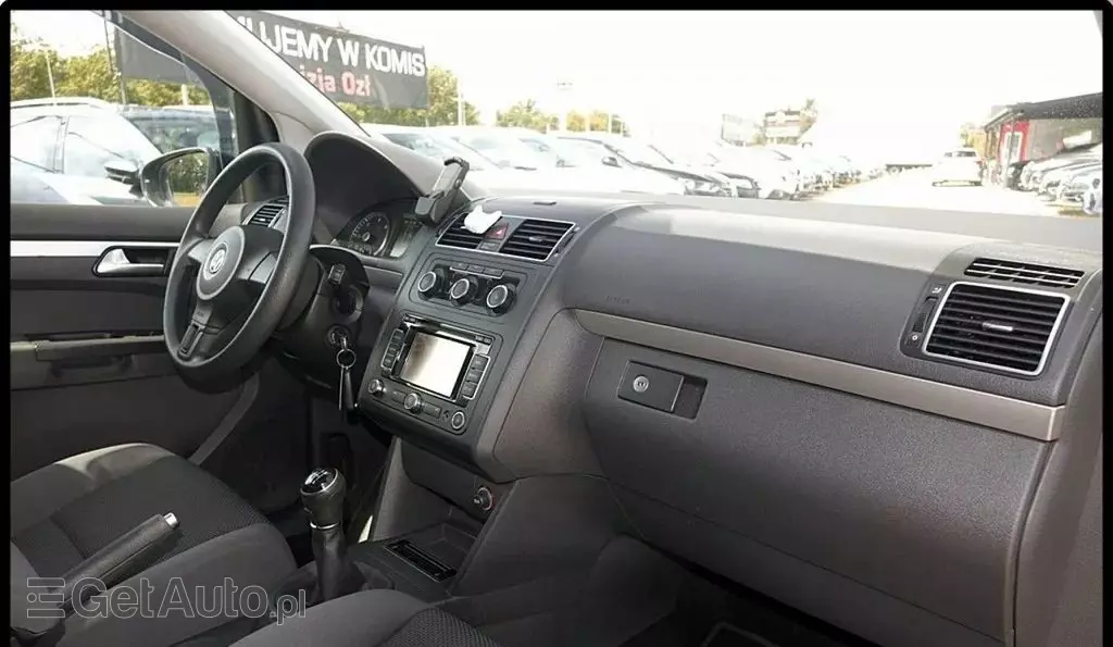 VOLKSWAGEN Touran 