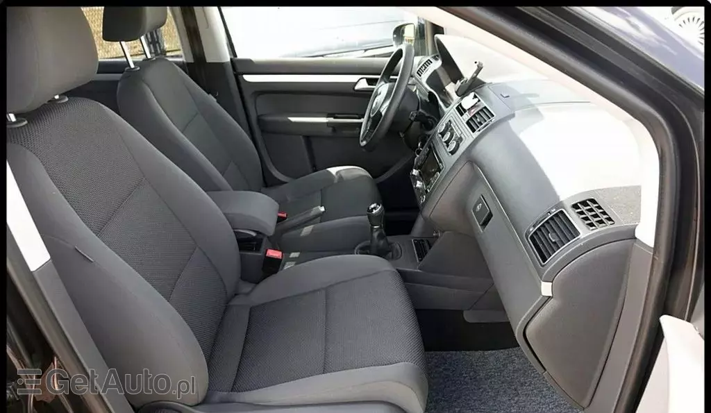 VOLKSWAGEN Touran 