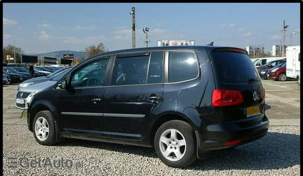 VOLKSWAGEN Touran 