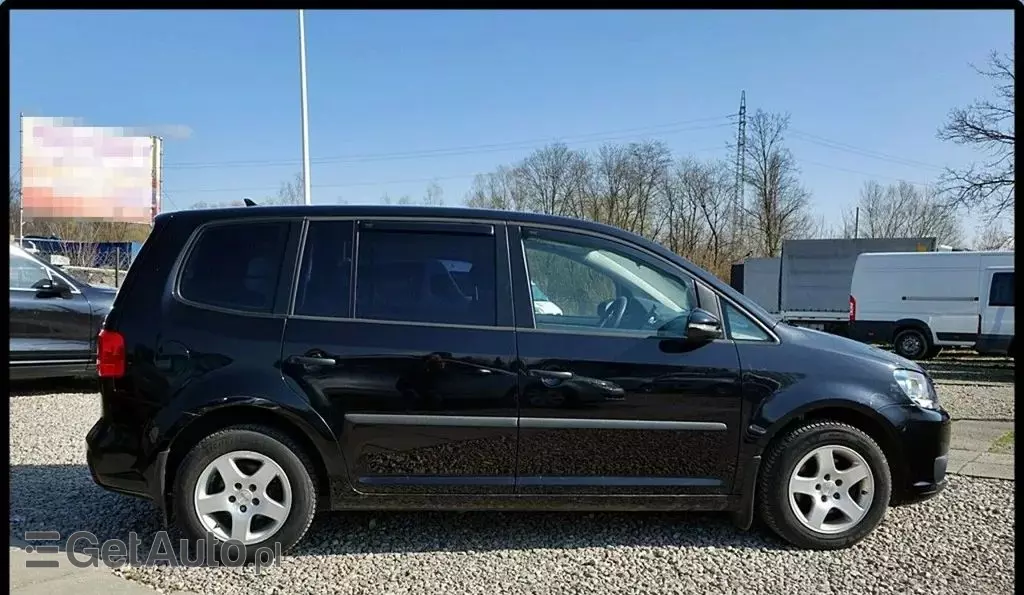 VOLKSWAGEN Touran 