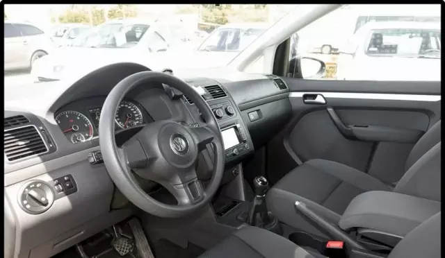 VOLKSWAGEN Touran 