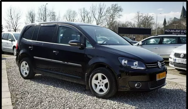 VOLKSWAGEN Touran 