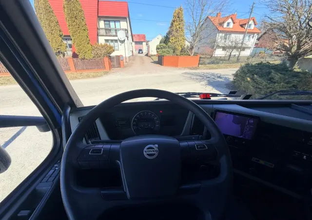 VOLVO FM 330/ACC/ Euro6 /CHŁODNIA / DŁUGOŚĆ 12M /24 EURO PALET/ 